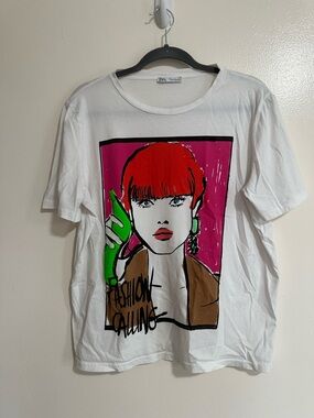Zara Fashion Calling Art Graphic Short Sleeve T-shirt, Large